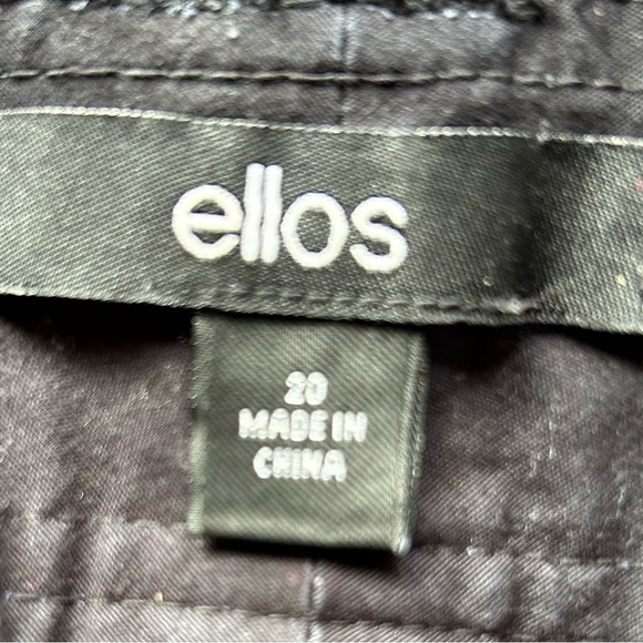 💚3/$25 size 20W black capris - Picture 11 of 11